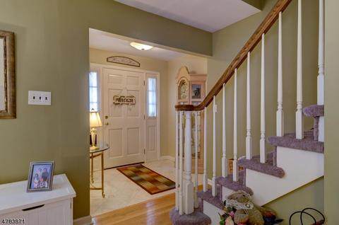 36 Perrin Dr, Wayne, NJ 07470 photo 4
