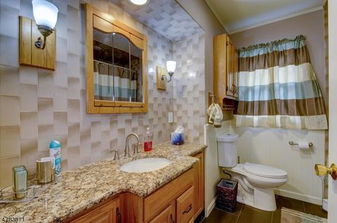 36 Perrin Dr, Wayne, NJ 07470 photo 16