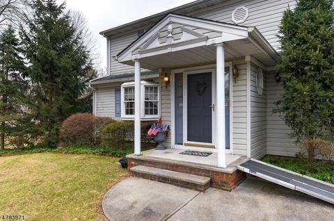 36 Perrin Dr, Wayne, NJ 07470 photo 2