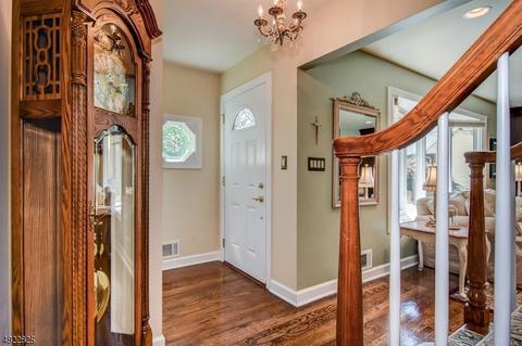 20 Fitting Pl, Nutley, NJ 07110 photo 2