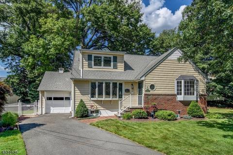 20 Fitting Pl, Nutley, NJ 07110 photo 1