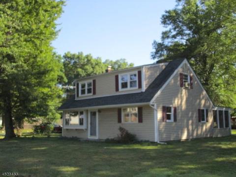 4 Laytham Dr, Wayne, NJ 07470 photo 2
