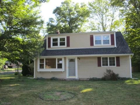 4 Laytham Dr, Wayne, NJ 07470 photo 1