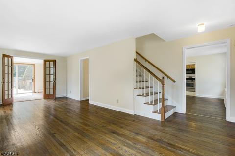 8 Hillcrest Ave, Mendham, NJ 07945 photo 2