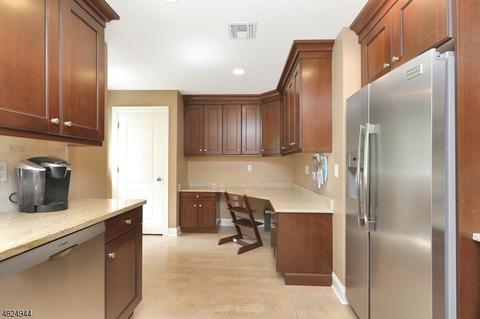 32 Skymark Ct, Upper Saddle River, NJ 07458 photo 9