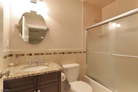 32 Skymark Ct, Upper Saddle River, NJ 07458 photo 23