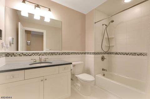 32 Skymark Ct, Upper Saddle River, NJ 07458 photo 15
