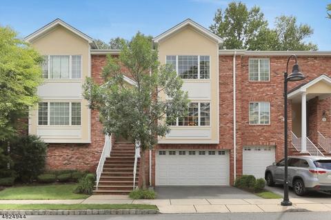 32 Skymark Ct, Upper Saddle River, NJ 07458 photo 1