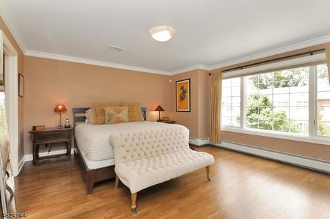 32 Skymark Ct, Upper Saddle River, NJ 07458 photo 10