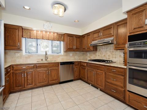 1543 Deer Path, Mountainside, NJ 07092 photo 6
