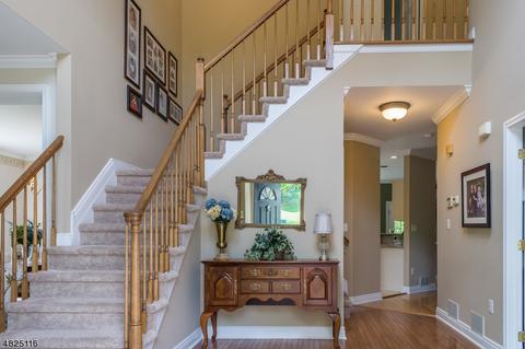 4 Almadera Dr, Wayne, NJ 07470 photo 2