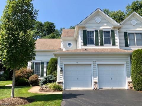 77 Buckthorn Ct, Paramus, NJ 07652 photo 1