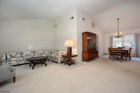 85 Laurel Dr, Springfield, NJ 07081 photo 4