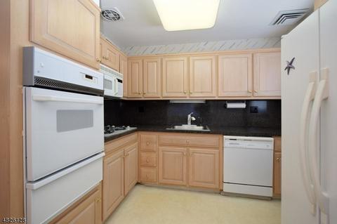 85 Laurel Dr, Springfield, NJ 07081 photo 7