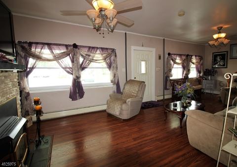 28 Burnside Pl, Wanaque Boro, NJ 07420 photo 3