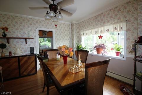 28 Burnside Pl, Wanaque Boro, NJ 07420 photo 9