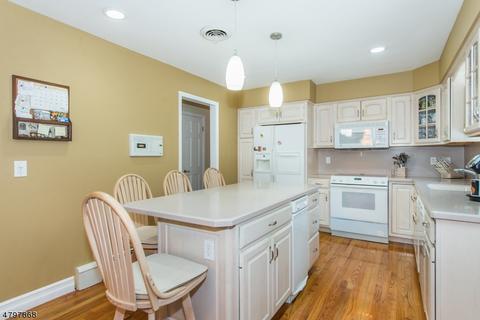 168 Kiwanis Dr, Wayne, NJ 07470 photo 4