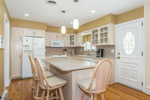 168 Kiwanis Dr, Wayne, NJ 07470 photo 3