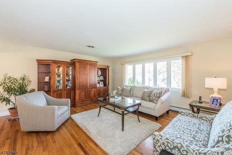 168 Kiwanis Dr, Wayne, NJ 07470 photo 2