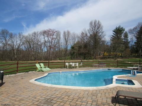 25 Deerpath Rd, Flemington, NJ 08822 photo 2