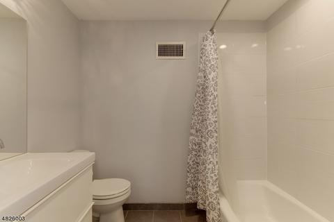 373 Kenwood Rd, Paramus, NJ 07652 photo 20