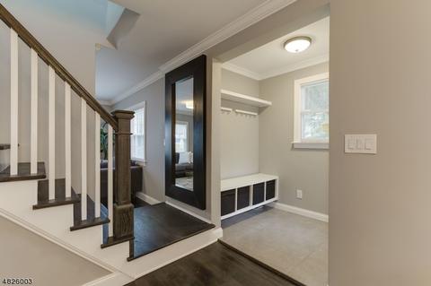 373 Kenwood Rd, Paramus, NJ 07652 photo 2