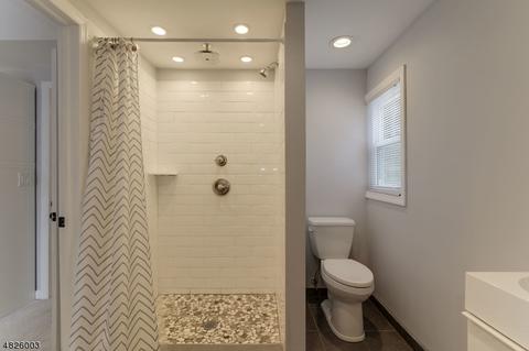 373 Kenwood Rd, Paramus, NJ 07652 photo 16