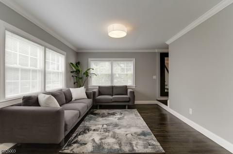 373 Kenwood Rd, Paramus, NJ 07652 photo 4