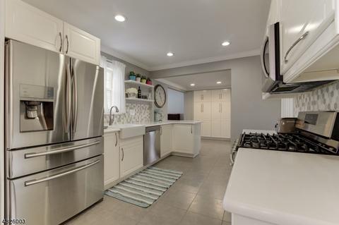 373 Kenwood Rd, Paramus, NJ 07652 photo 10