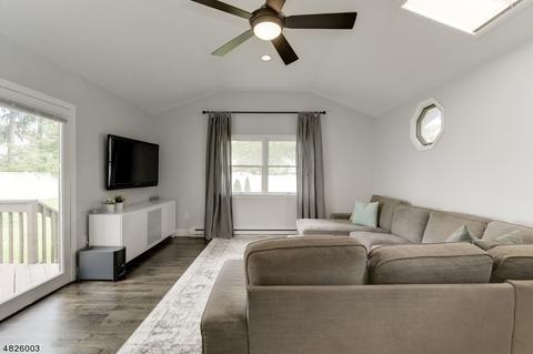 373 Kenwood Rd, Paramus, NJ 07652 photo 12