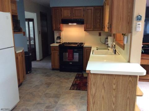 2 Margaret Ct, Wanaque Boro, NJ 07420 photo 10