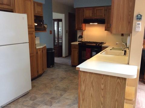 2 Margaret Ct, Wanaque Boro, NJ 07420 photo 11