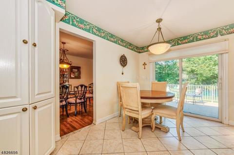 389 Elmwood Dr, Paramus, NJ 07652 photo 11
