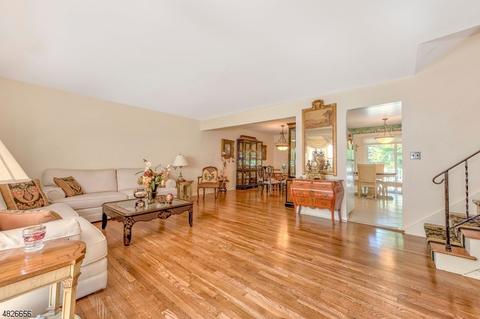 389 Elmwood Dr, Paramus, NJ 07652 photo 7