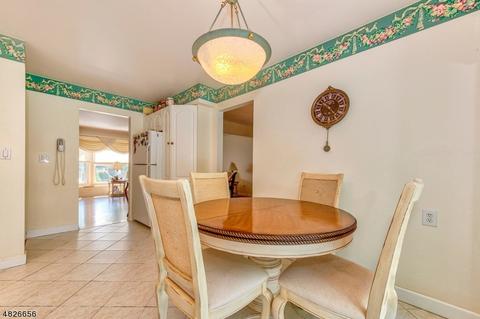 389 Elmwood Dr, Paramus, NJ 07652 photo 12