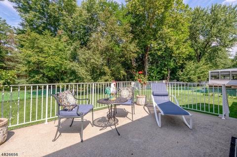 389 Elmwood Dr, Paramus, NJ 07652 photo 18