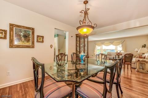 389 Elmwood Dr, Paramus, NJ 07652 photo 9