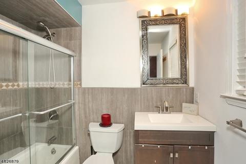 496 Jackson Ave, Hackensack, NJ 07601 photo 13