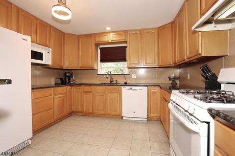 496 Jackson Ave, Hackensack, NJ 07601 photo 10