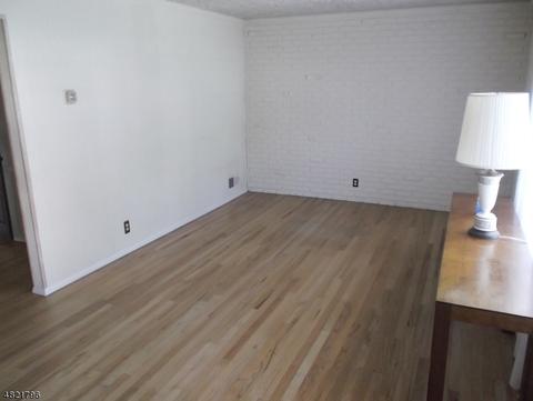 7 Evelyn Ter, Wayne, NJ 07470 photo 2