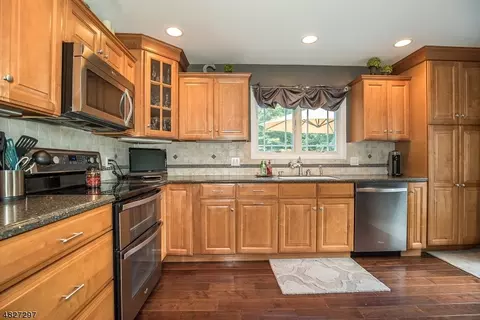 49 Lynn Dr, Byram Twp, NJ 07821 photo 9