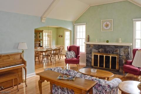 4 Chestnut Dr, Wayne, NJ 07470 photo 5