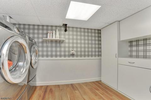 445 Locust Ave, Paramus, NJ 07652 photo 23