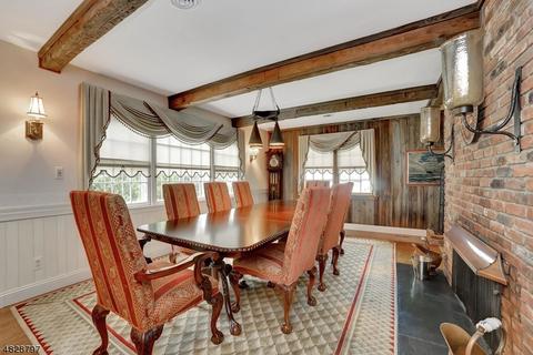 445 Locust Ave, Paramus, NJ 07652 photo 6
