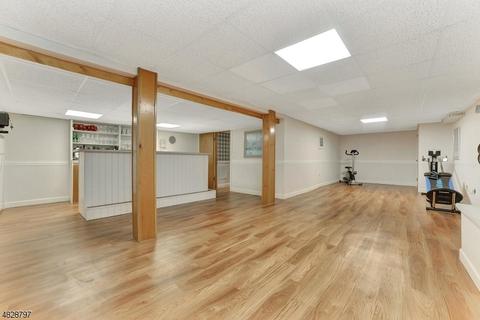 445 Locust Ave, Paramus, NJ 07652 photo 22