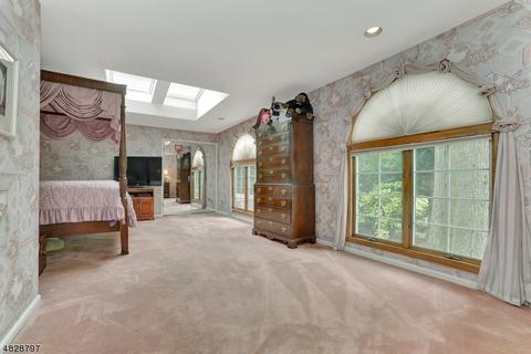 445 Locust Ave, Paramus, NJ 07652 photo 14