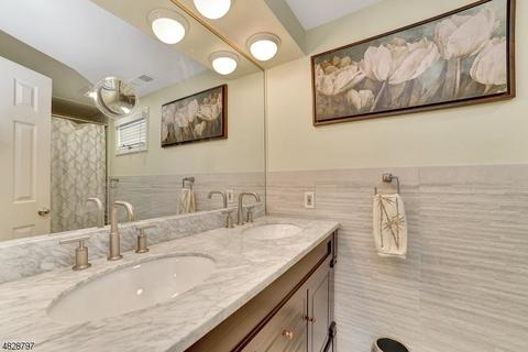 445 Locust Ave, Paramus, NJ 07652 photo 20
