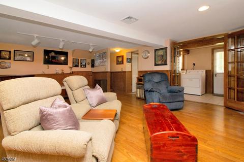 121 Maitland Ave, Paramus, NJ 07652 photo 10