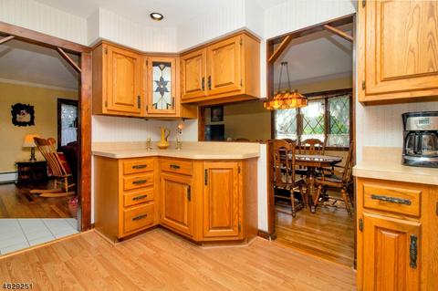 121 Maitland Ave, Paramus, NJ 07652 photo 7