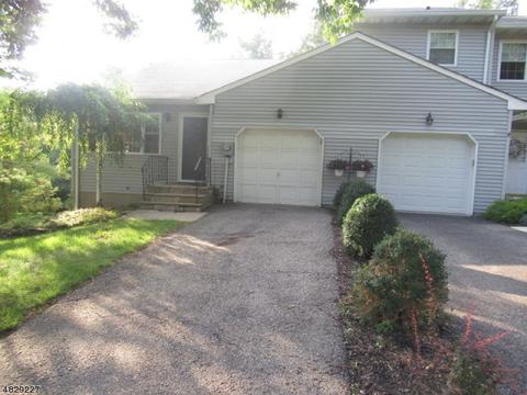 14 Bowfell Ct, Wayne, NJ 07470 photo 1